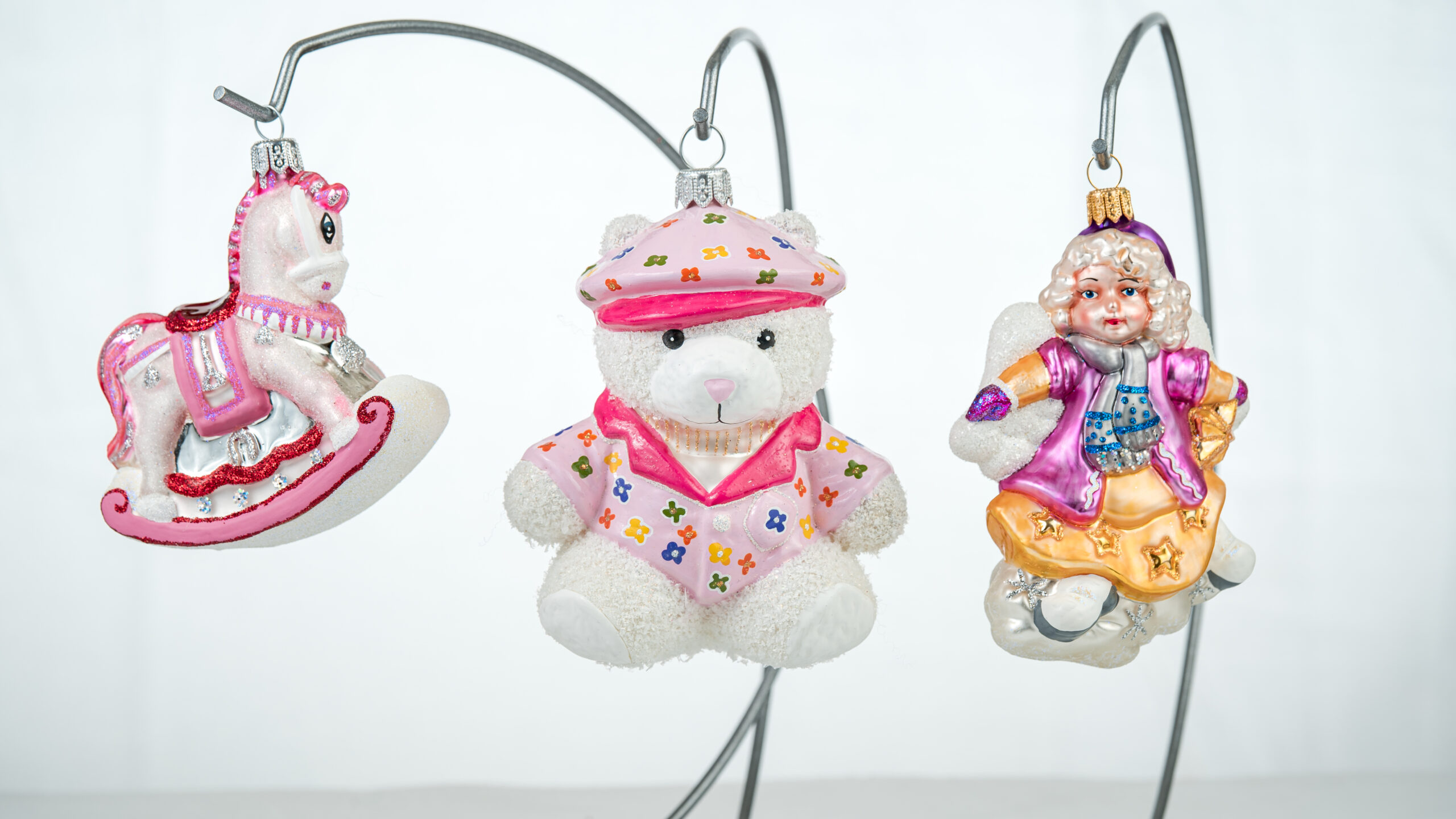 Ręcznie malowana bombka – Konik różowy – Luxorna
