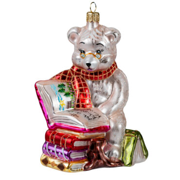 Bombka Miś z książkami – ręcznie wykonana ozdoba ze szkła – Luxorna