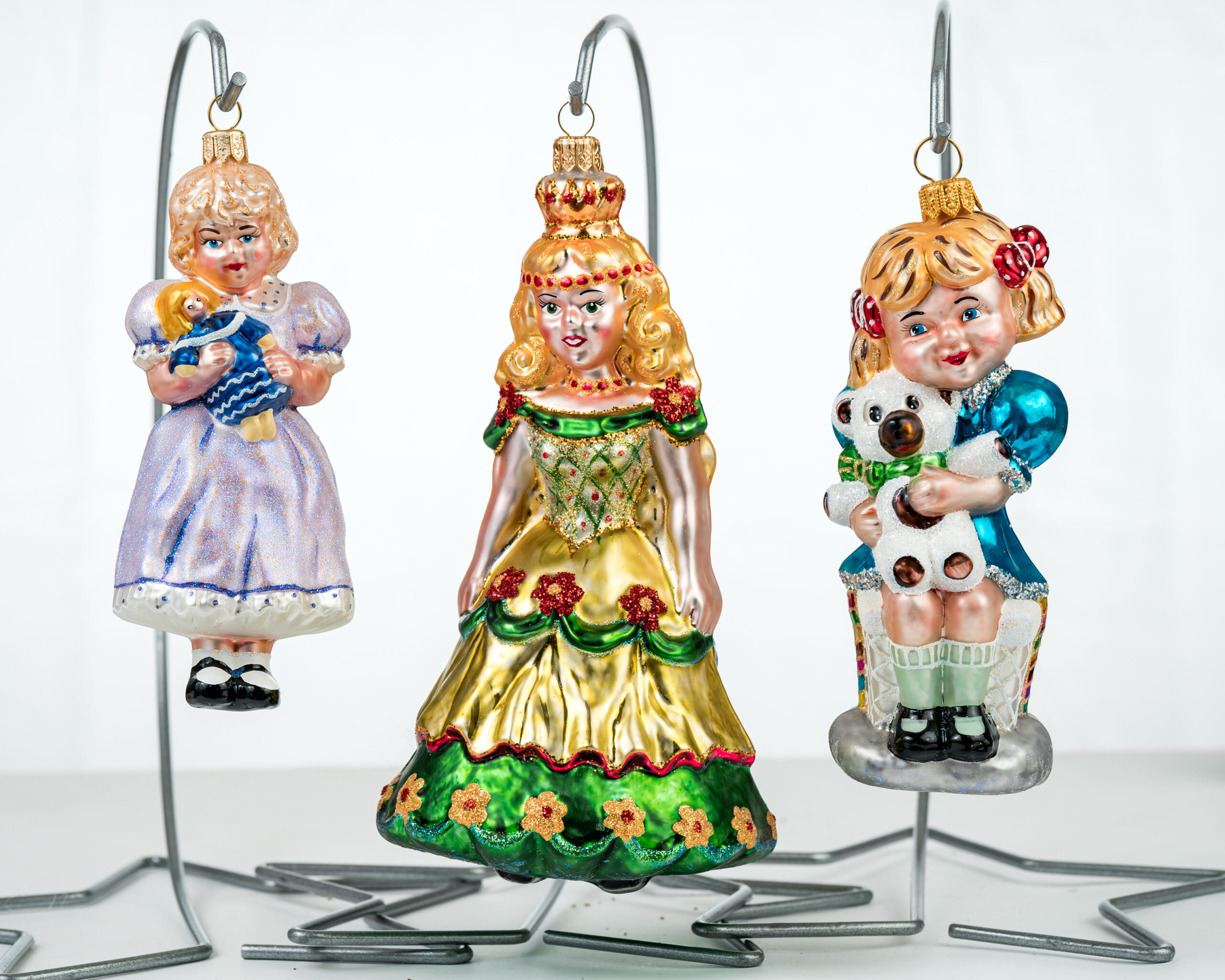 Christmas ornament Girl with Doll - Image 5