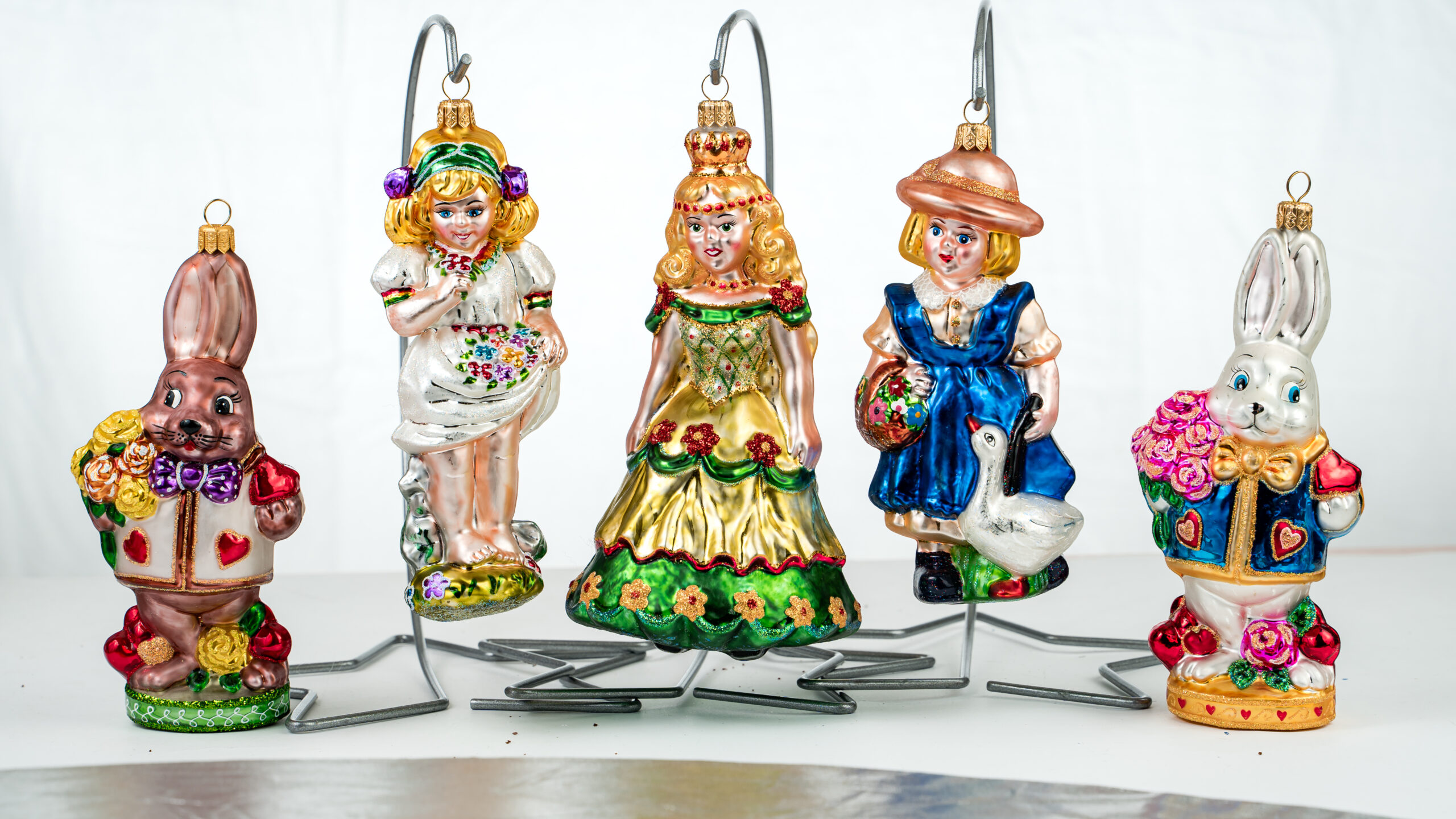 Christmas ornament Girl with Flowers - Image 5